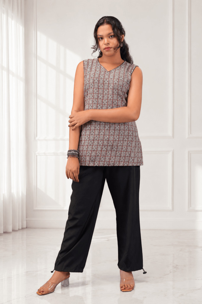 Grey Geometric Printed Sleeveless Cotton Short Kurti